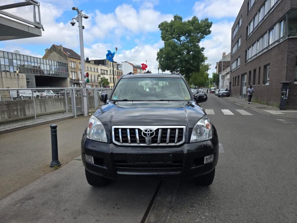 Toyota Land Cruiser Prado rental Yaoundé — L & D Automobile